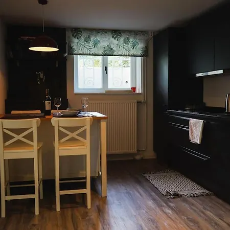 Rosa - Garden Appartement *
